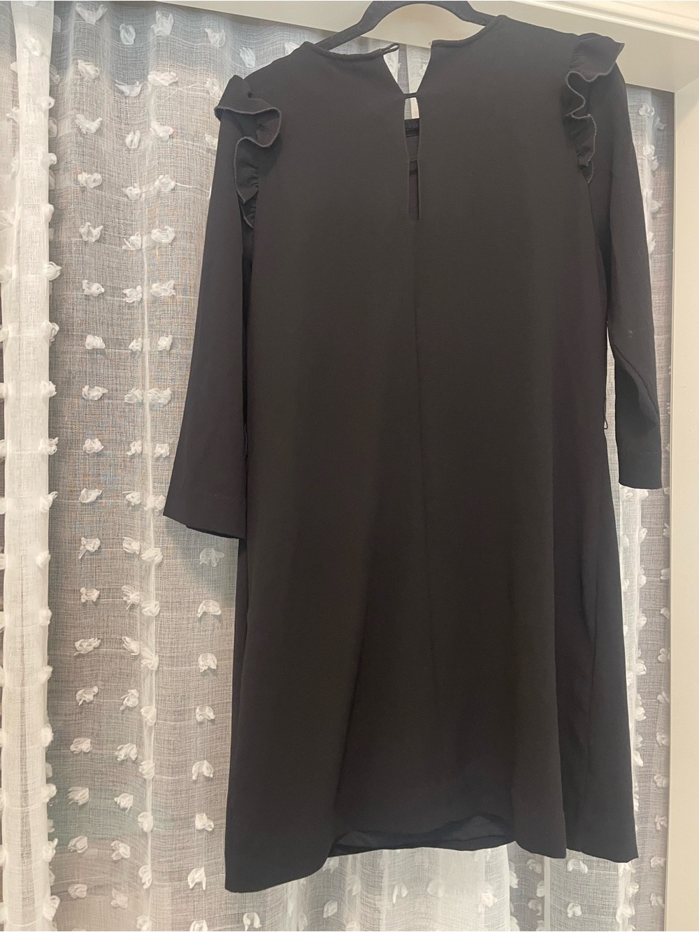 H&M Black Textured Shift Dress with Back Cutout - Picture 2 of 5